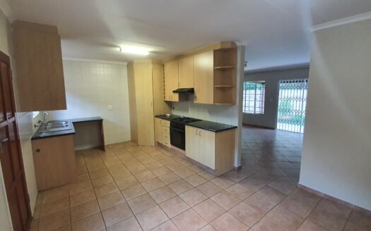 Three Bedroom Simplex to Rent in Equestria