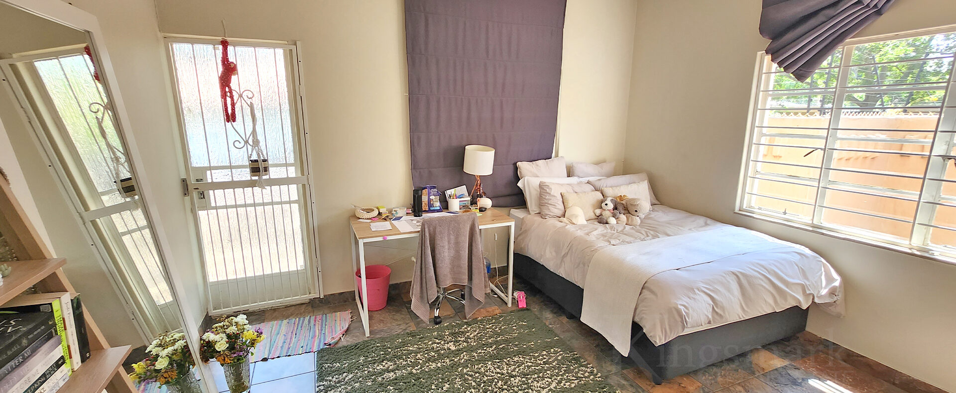 Spacious room to rent in Brooklyn Commune