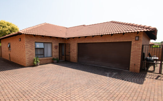 Spacious 3-Bedroom Home in Equestria
